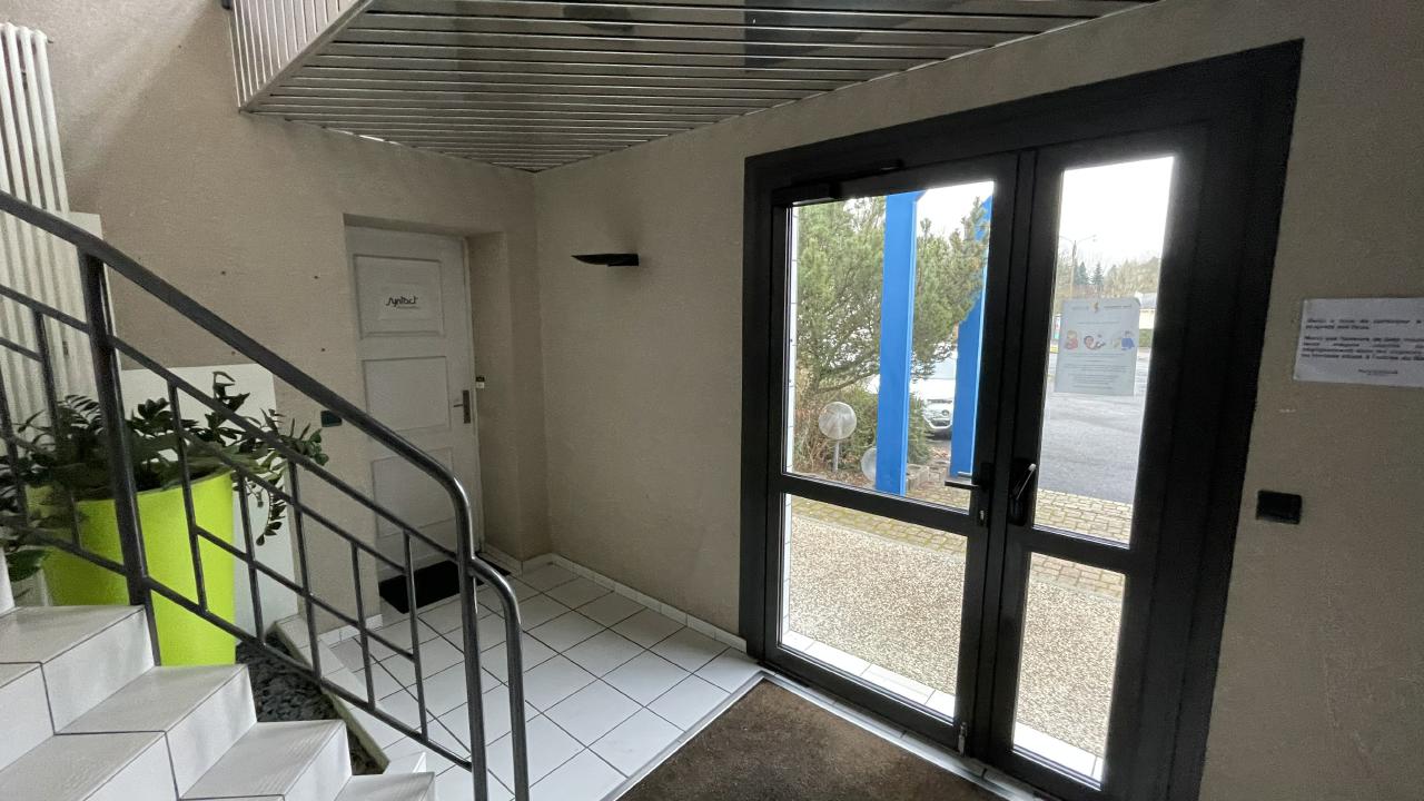 Bureau Chambray-lès-Tours 80m² Location bureau Chambray-lès-Tours Indre-et-Loire OLBUR2532205 1